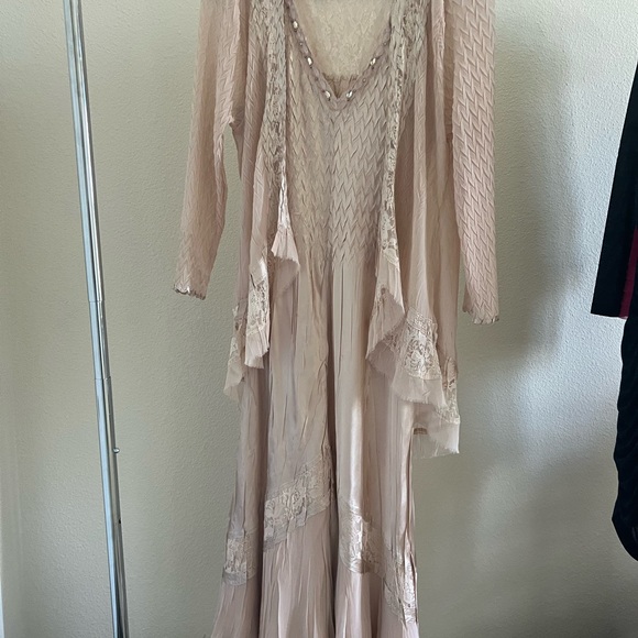 Elegant Shimmering Komarov V-Neck Sleeveless Dress w/ Light Jacket - Picture 5 of 7